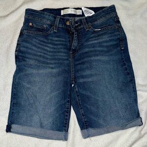 Denim Shorts by Levi’s signature